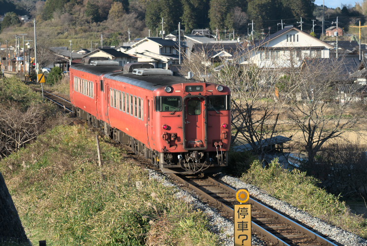 キハ４０形２連（952D）誕生寺付近