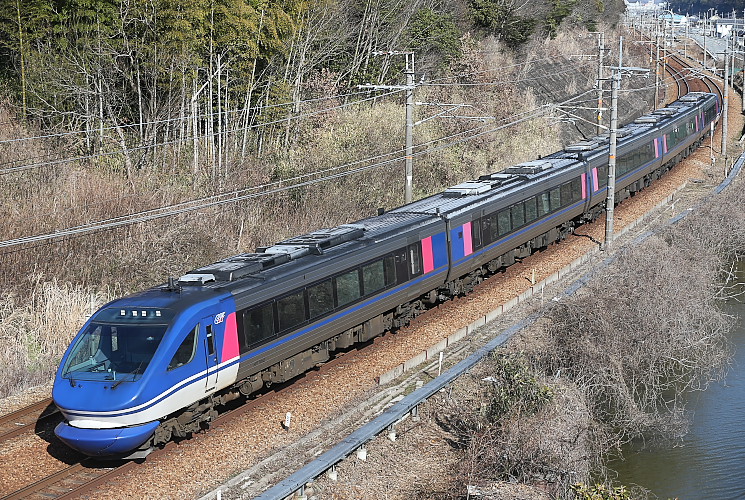 智頭急行ＨＯＴ７０００系特急気動車（竜野～相生）