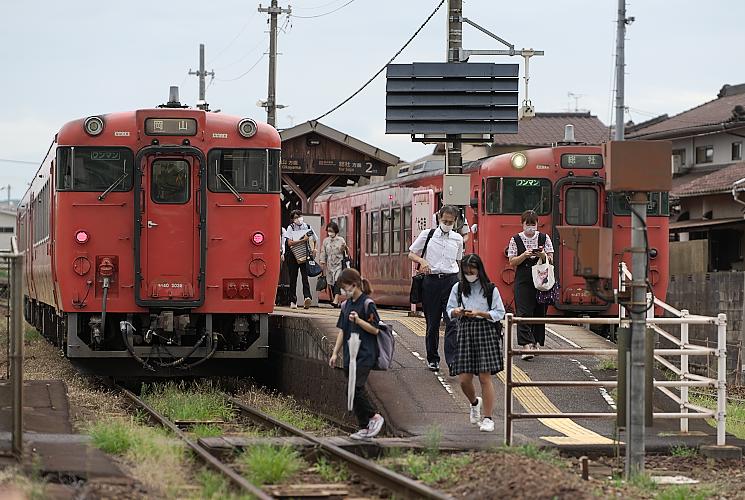 吉備線キハ４７系（大安寺駅交換）