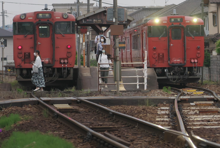 列車交換（７６４Ｄ，７６５Ｄ）吉備線大安寺駅