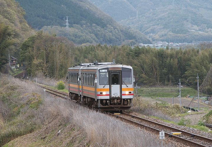 キハ１２０形（野々口～牧山）