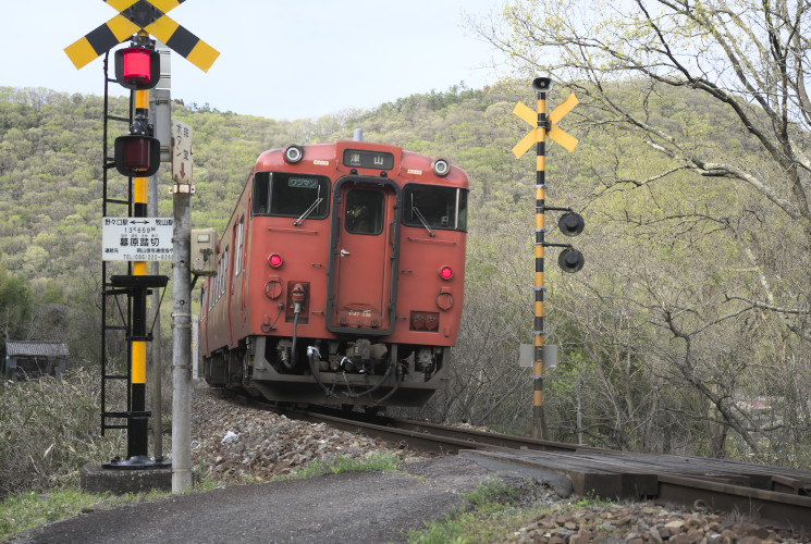 津山線９５６Ｄ列車（墓原踏切付近）