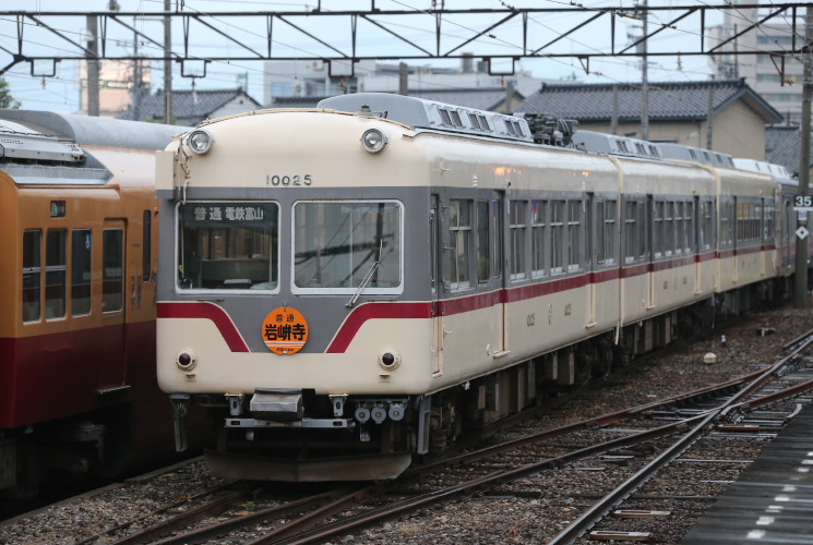 富山地方鉄道１００２０形