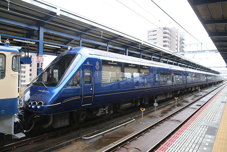 伊豆急行２１００系　試運転（坂出駅）