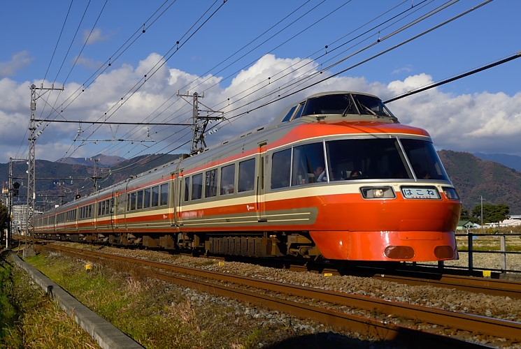 小田急３１００系特急電車（西川原～岡山）