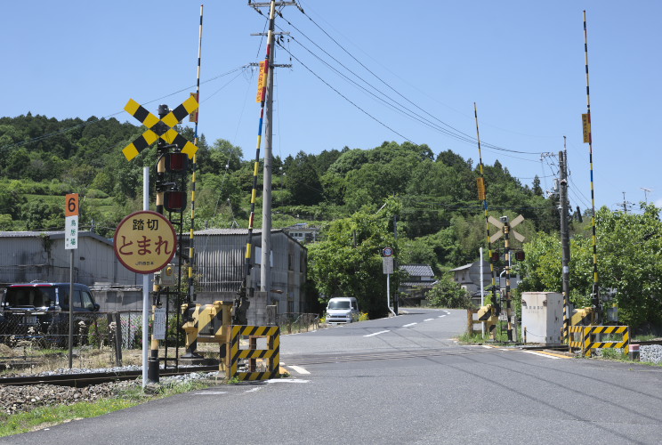 鳥居場踏切（津山線）弓削～誕生寺