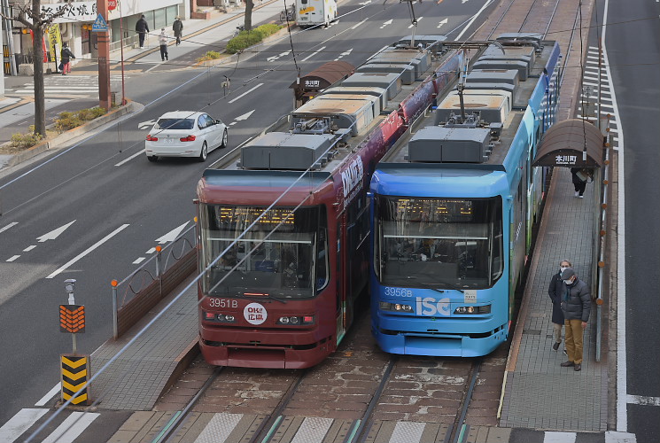 広島電鉄３９５０形電車（本川超電停）