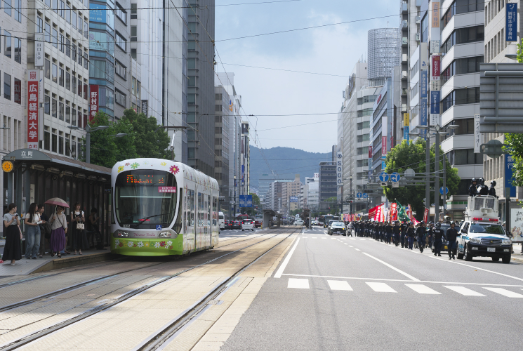 広島電鉄　１００２（立町付近）