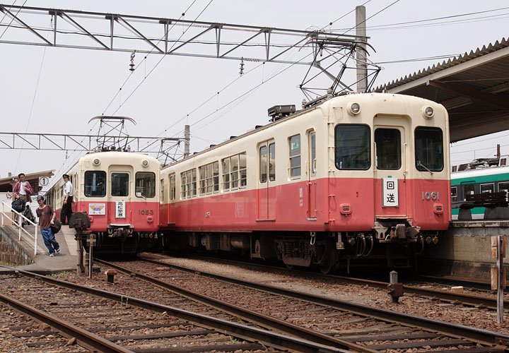 琴電仏生山駅（１０５３形／１０６０形）
