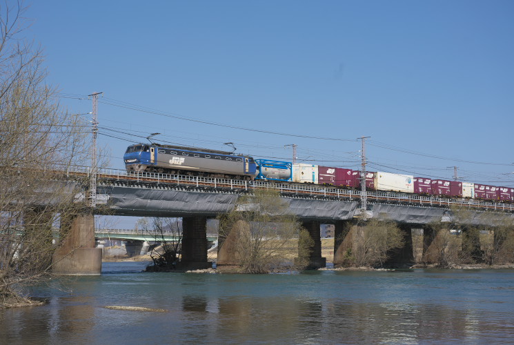 ２０７７列車（西川原～岡山）旭川橋梁