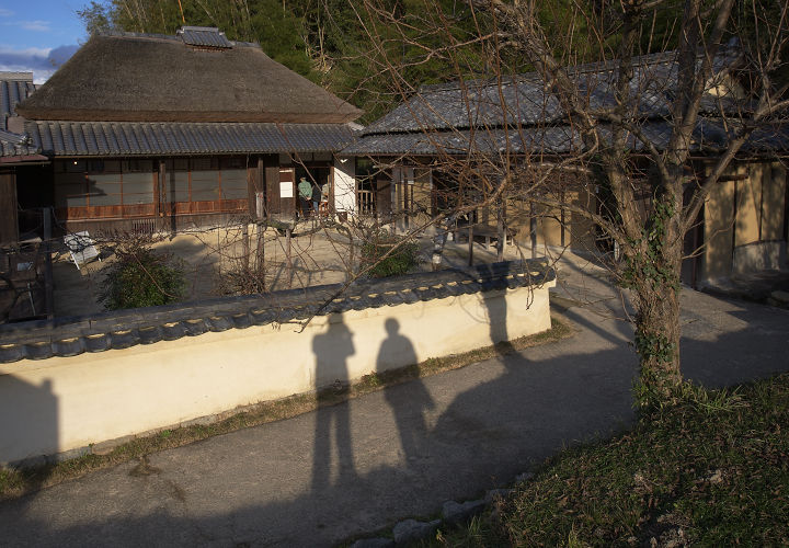 夢二郷土美術館分館門前