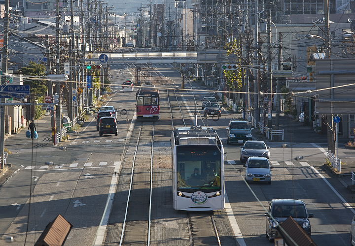 豊橋鉄道１００１号，３２０２号