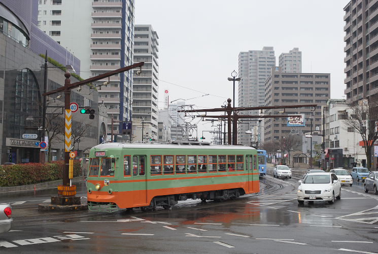 岡電３０００形