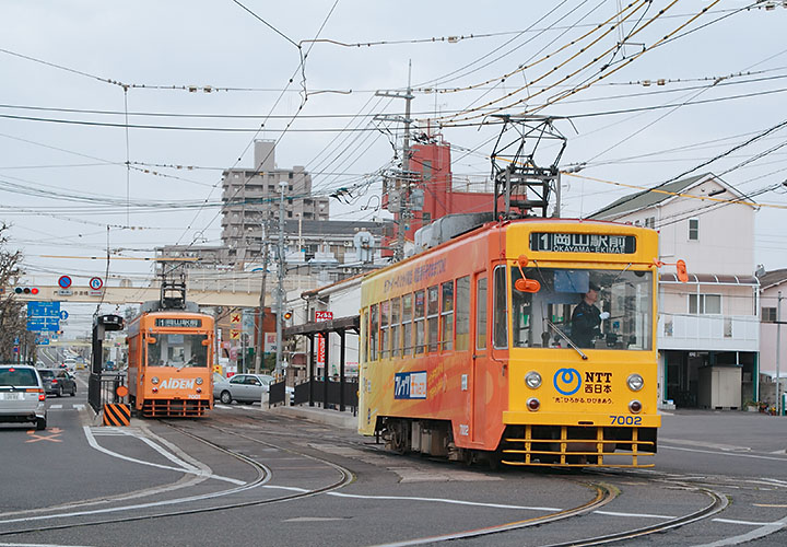 岡電７００２号