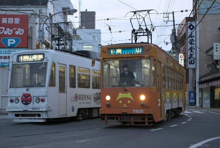 ７２０２号（中納言電停付近）