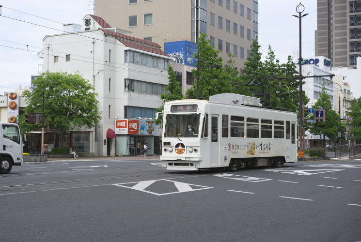 岡山電気軌道８５０１号（西川緑道公園～岡山駅）