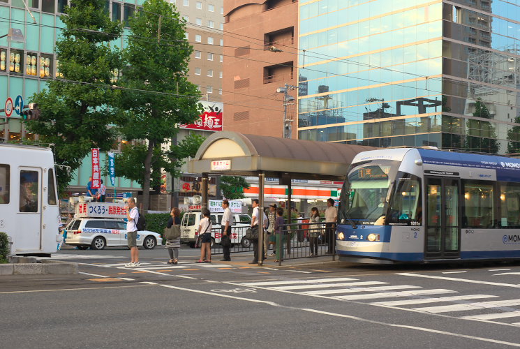 岡山駅前降車ホーム付近