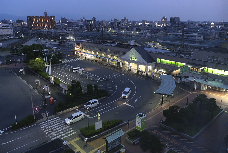 松山駅（予讃線）の夜景