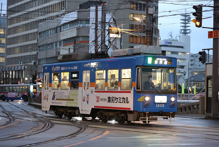 長崎電気軌道 １２０５号電車（西浜町～浜町アーケ－ド）