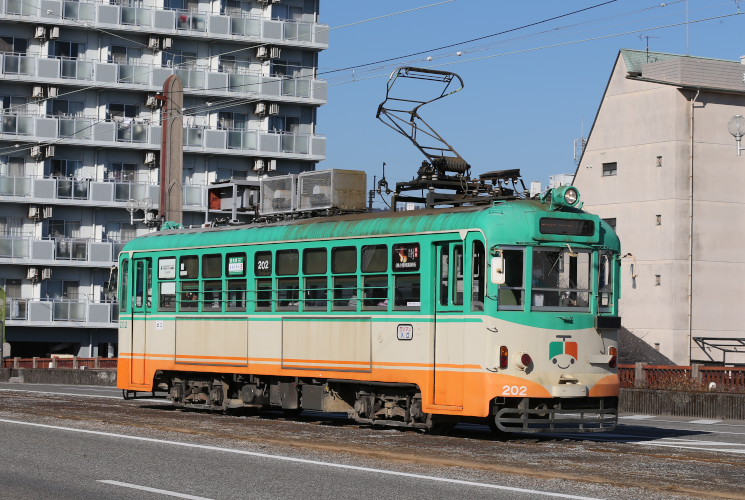 とさでん交通　２０２号電車