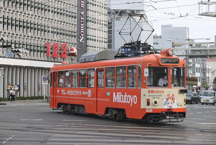 とさでん交通　６２８号電車　はりまや橋交差点